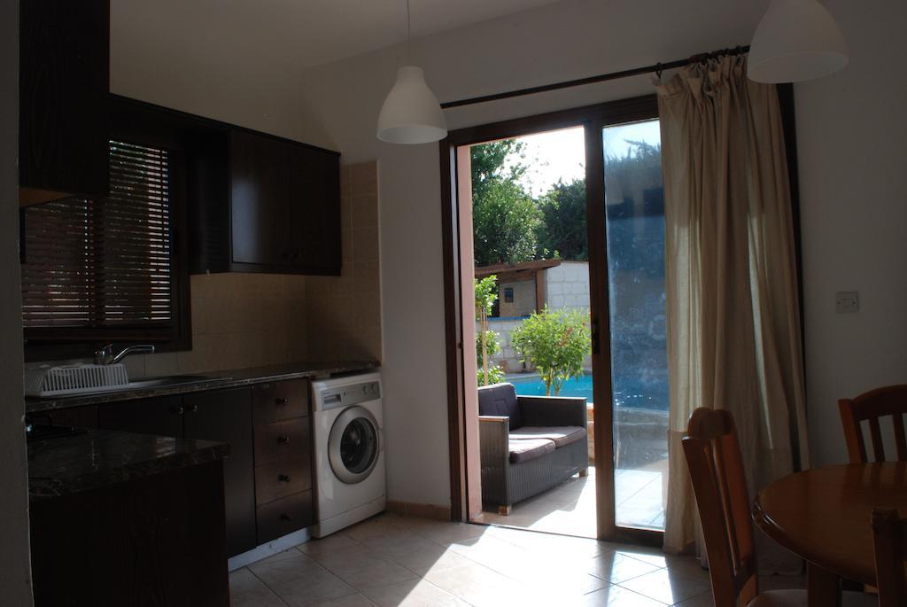 Avra Family Maisonettes Polis Oda fotoğraf